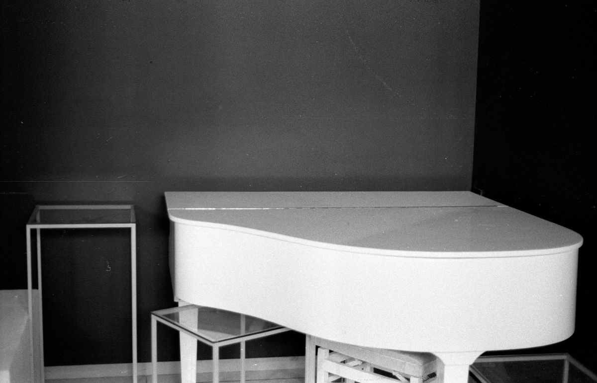 Steinway Piano Corner Showroom