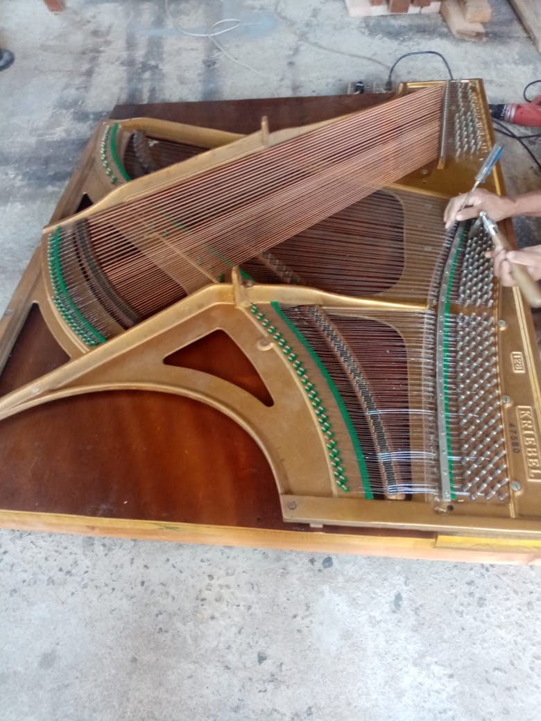 What Causes a Piano String to Break?