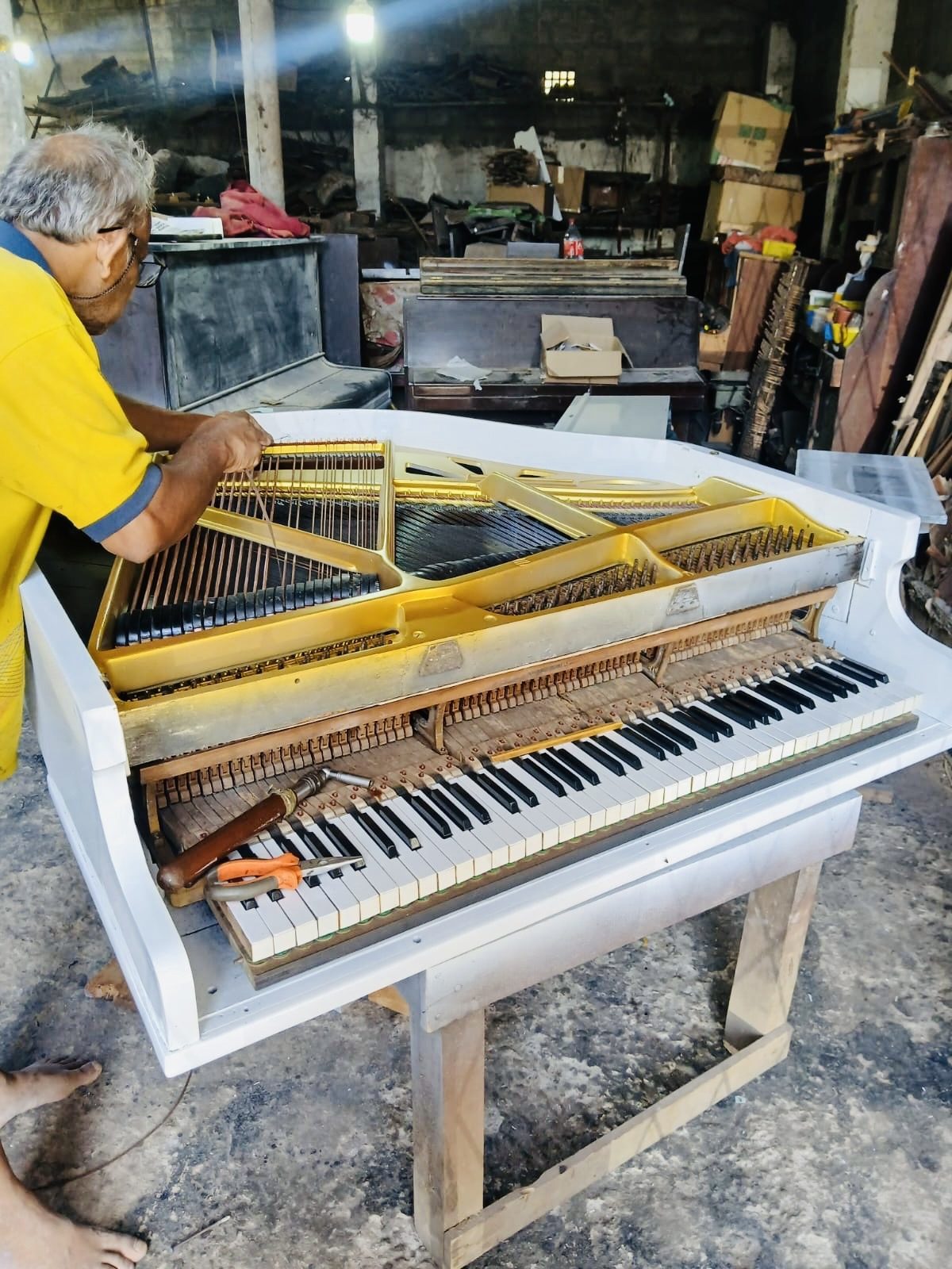 Sticking Piano Keys: Causes and Solutions